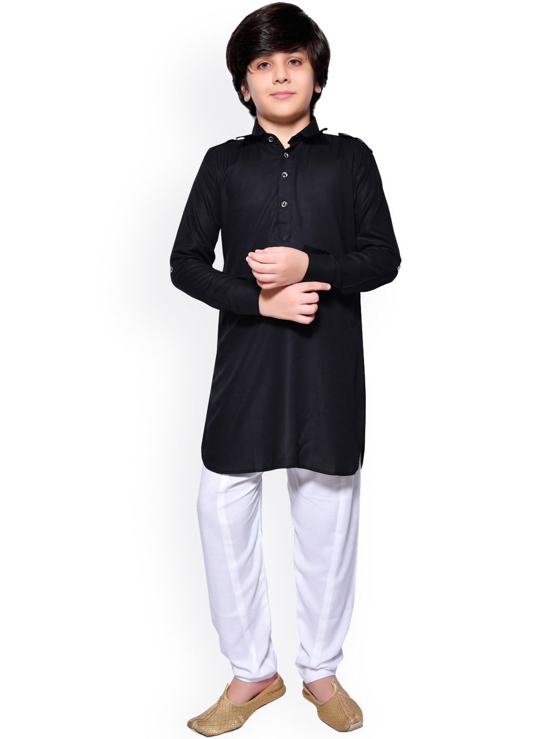 

Jeetethnics Boys Black & White Solid Kurta with Pyjamas