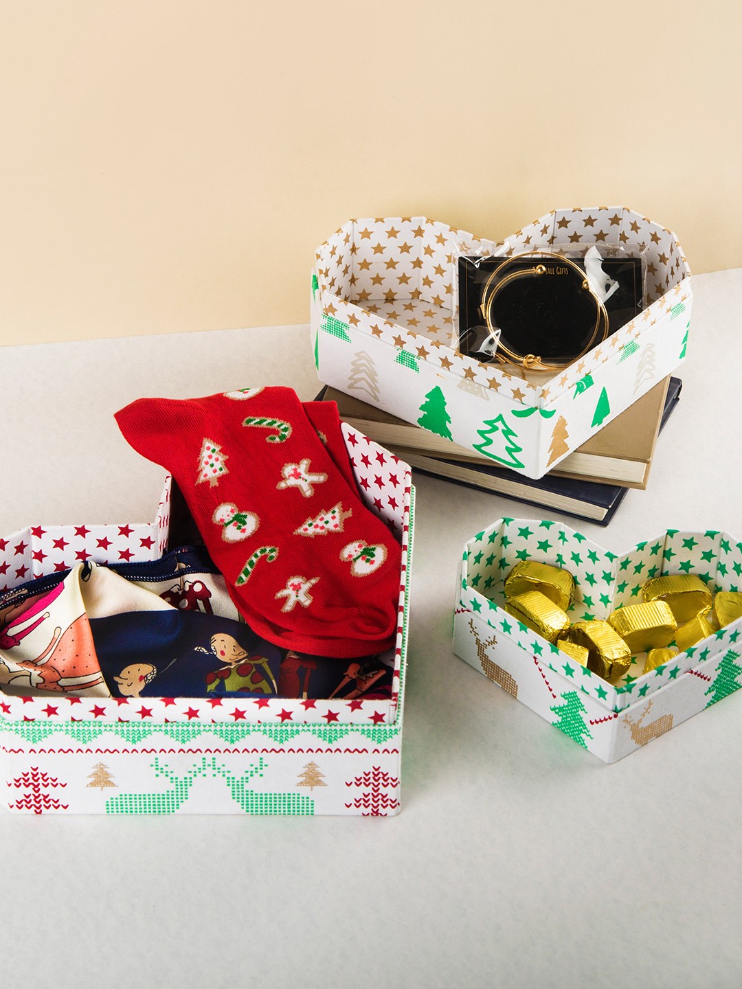 

Bigsmall Set Of 3 White & Green Printed Sustainable Christmas Storage Boxes