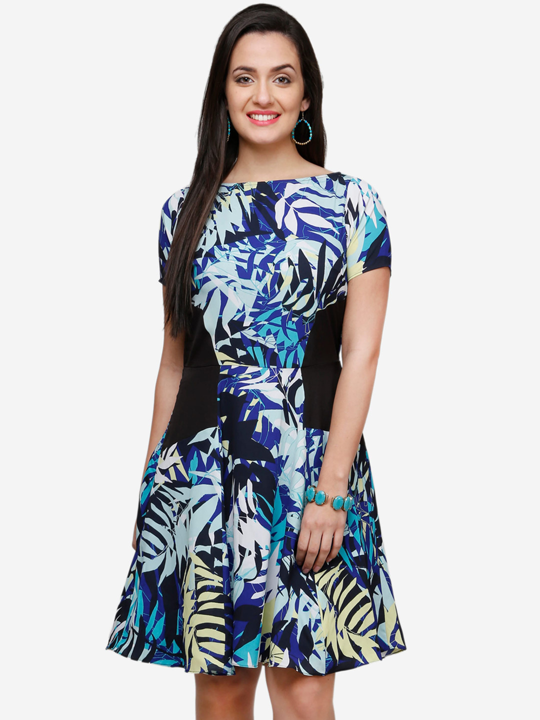

V&M Women Black & Blue Printed Fit and Flare Dress