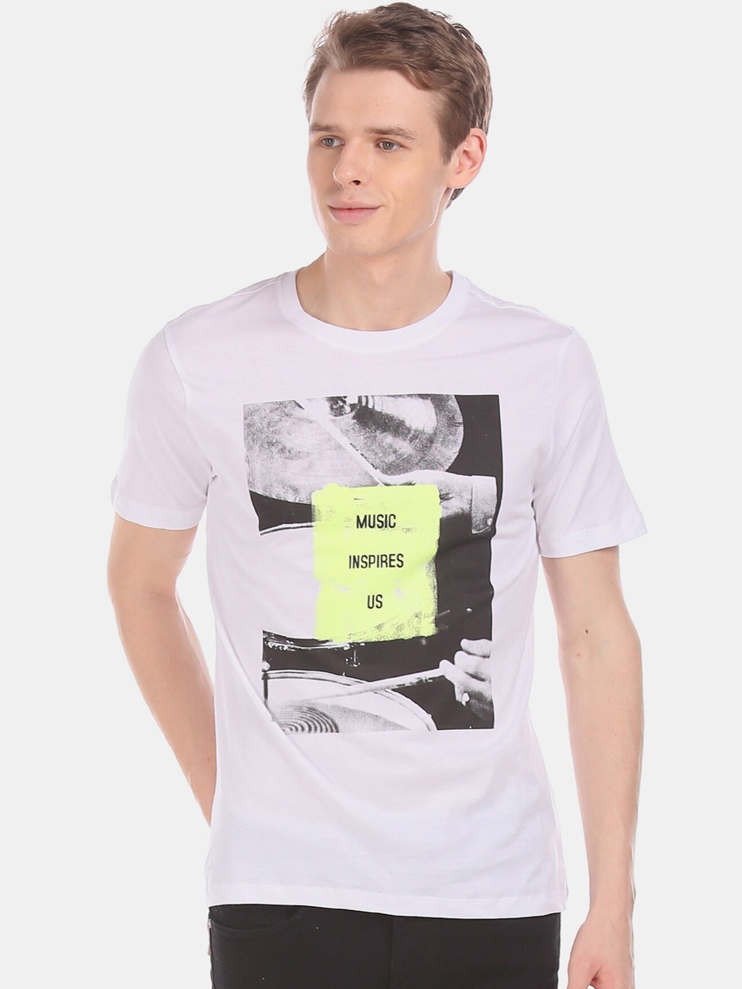 

Colt Men White Printed Round Neck Cotton Pure Cotton T-shirt