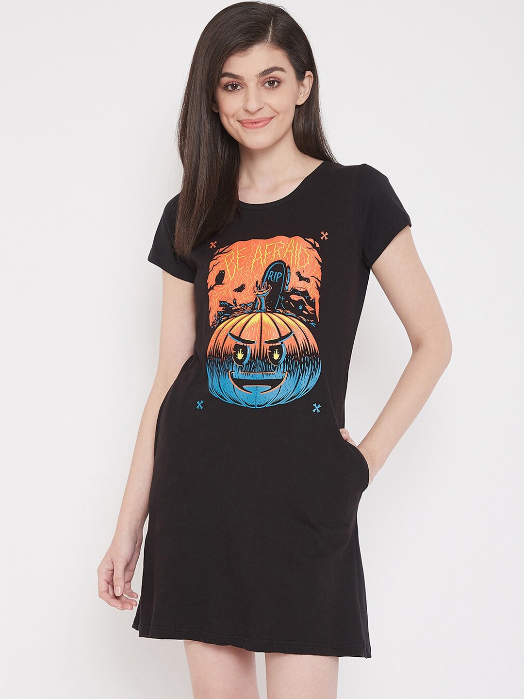 

Clovia Women Black Printed Nightdress
