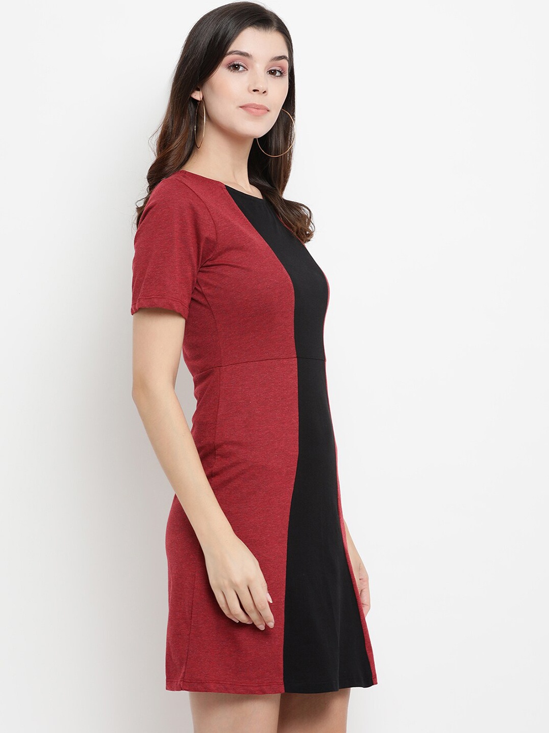 

THREAD MUSTER Women Red Solid Sheath Dress