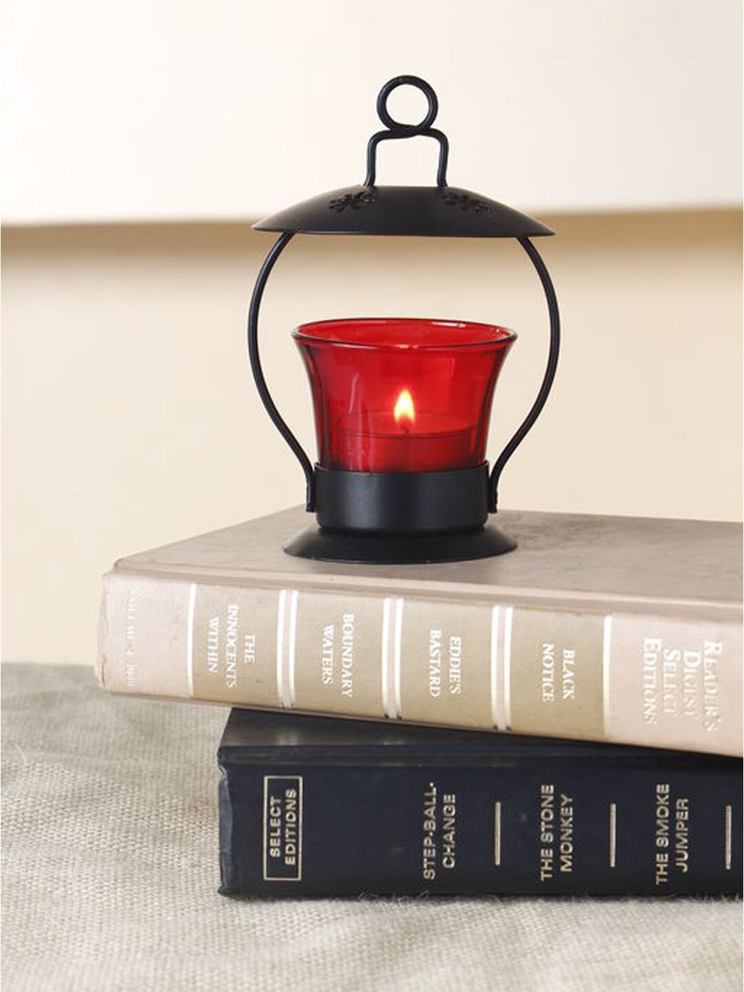 

Heaven Decor Red & Black Colourblocked Glass Tealight Candle Holder