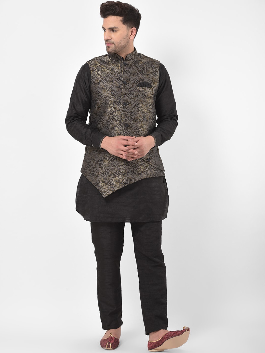 

SG RAJASAHAB Men Brown Regular Raw Silk Kurta with Pyjamas
