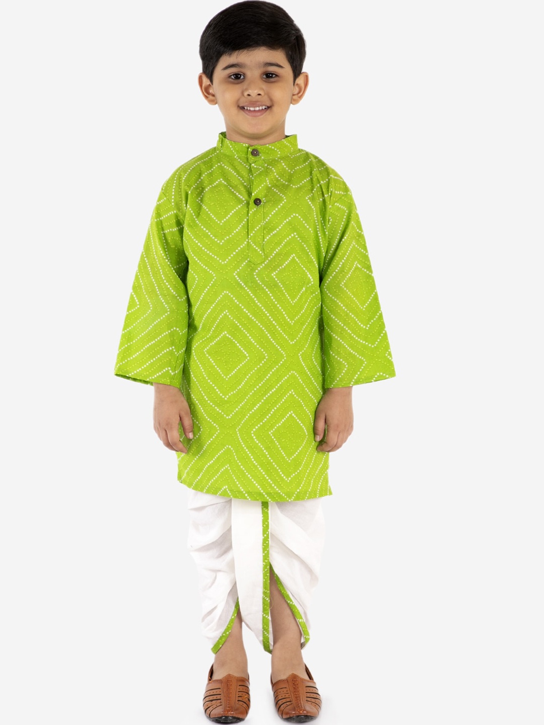 

Chipbeys Boys Green & White Hand Block Bandhan Printed Kurta with Dhoti Pants