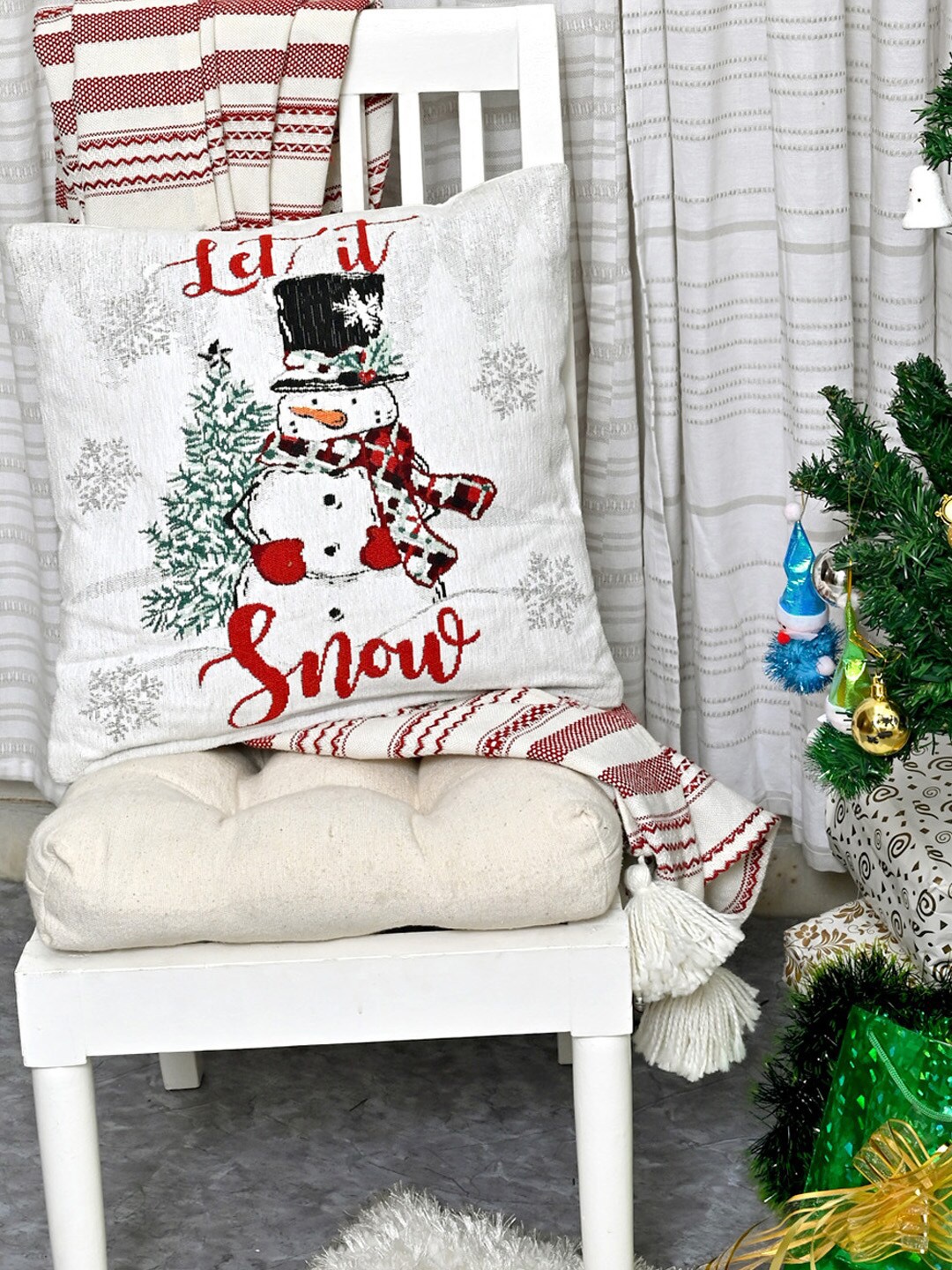 

AVI Living White Set of Single Embroidered Square Cushion Covers