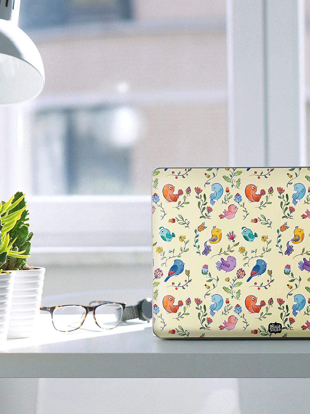 

Alicia Souza Yellow Printed Synthetic Laptop Skin