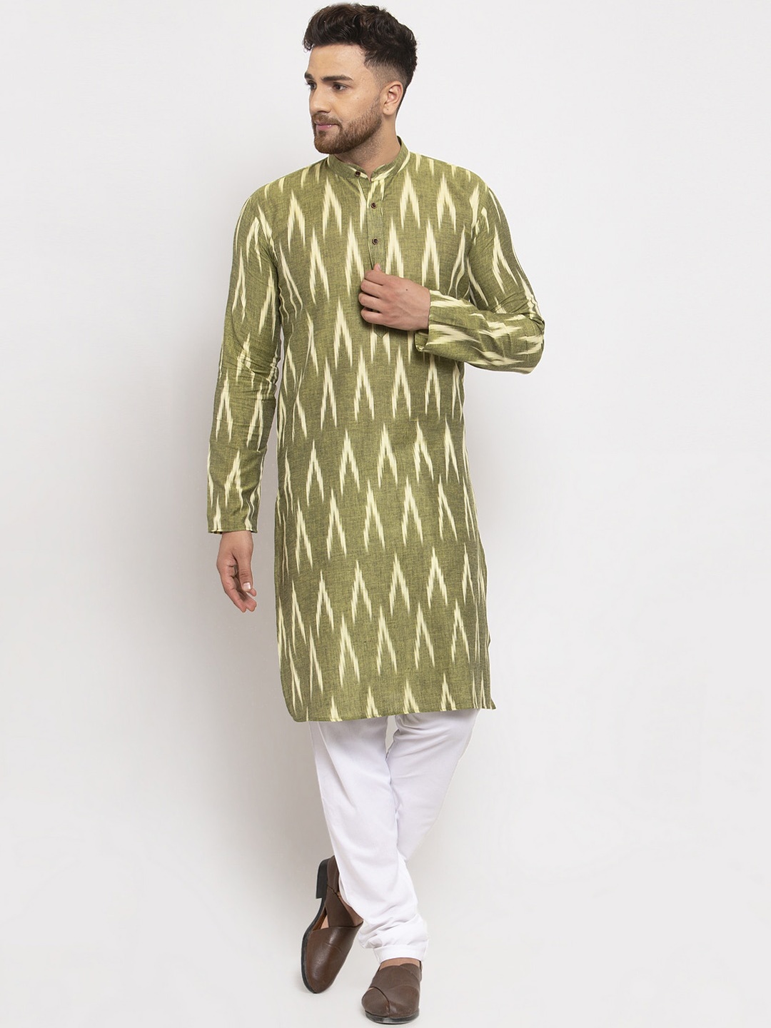 

Jompers Men Green Printed Kurta with Pyjamas