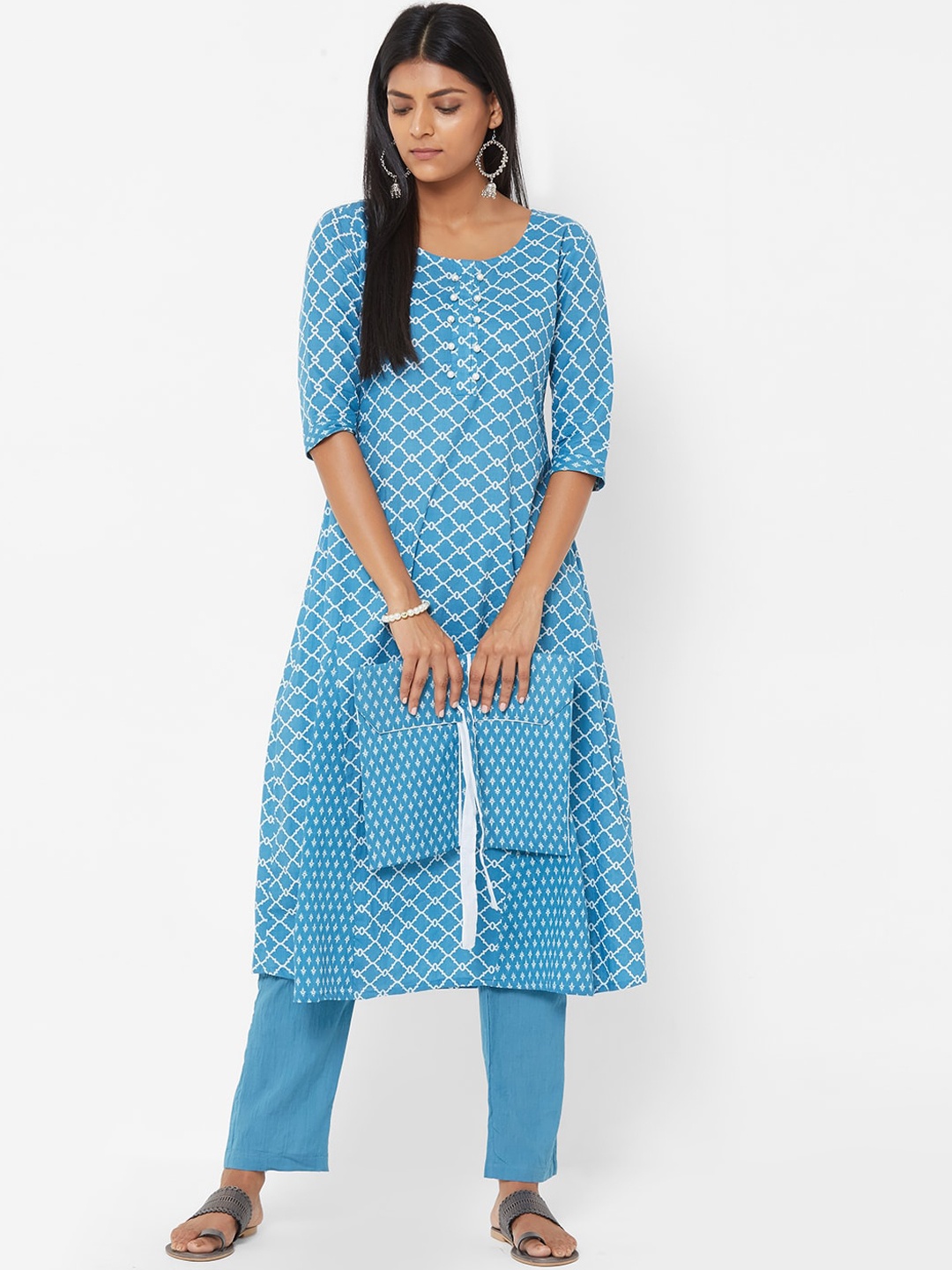

FASHOR Women Blue & White Printed Kurta with Trousers with Handbag