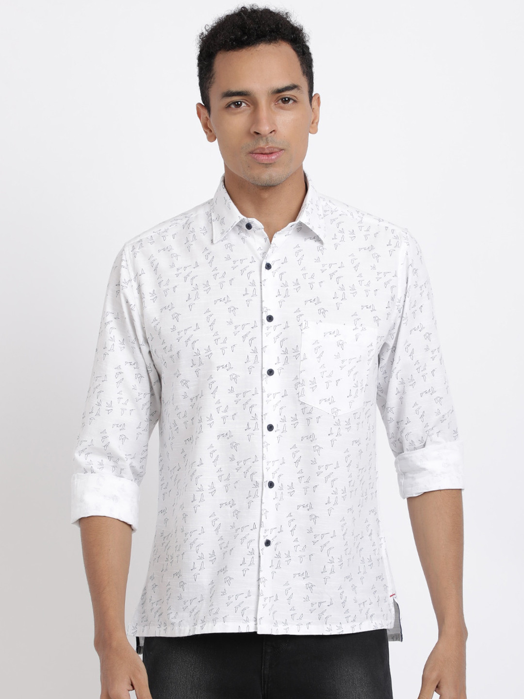 

Bene Kleed Men White Slim Fit Printed Casual Shirt
