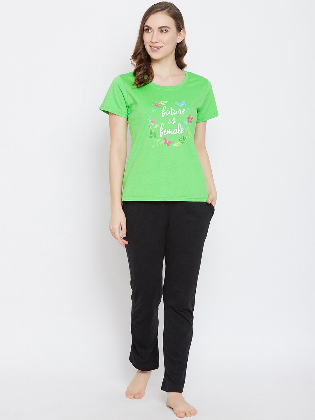 

Clovia Women Green & Black Printed Night suit