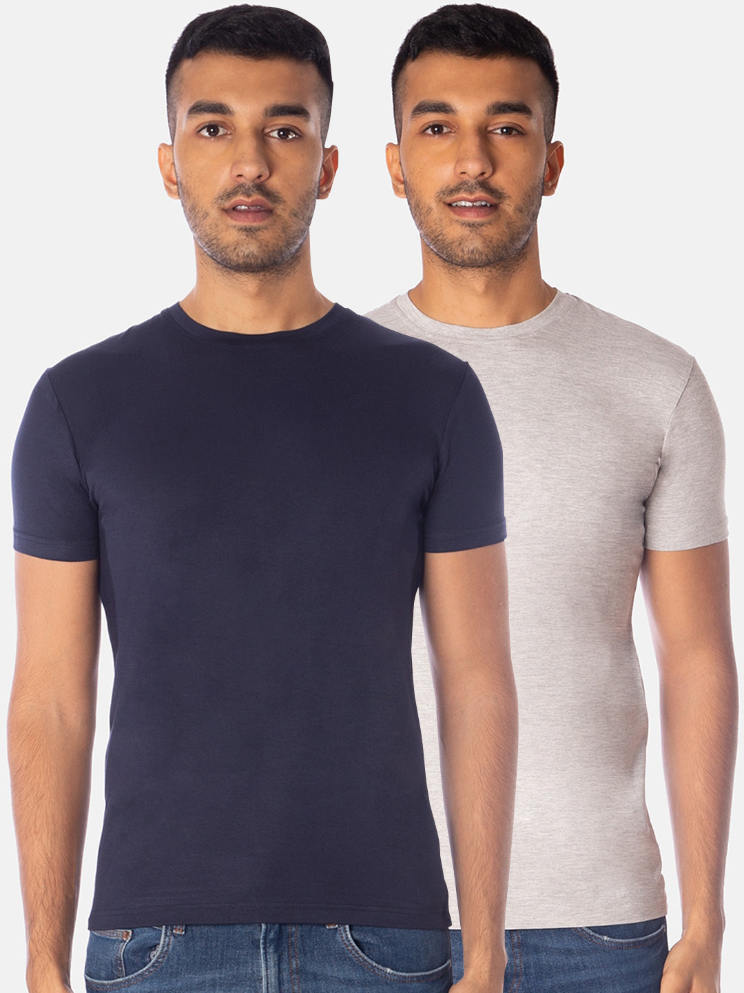 

Smugglerz Men Navy Blue Solid Round Neck T-shirt