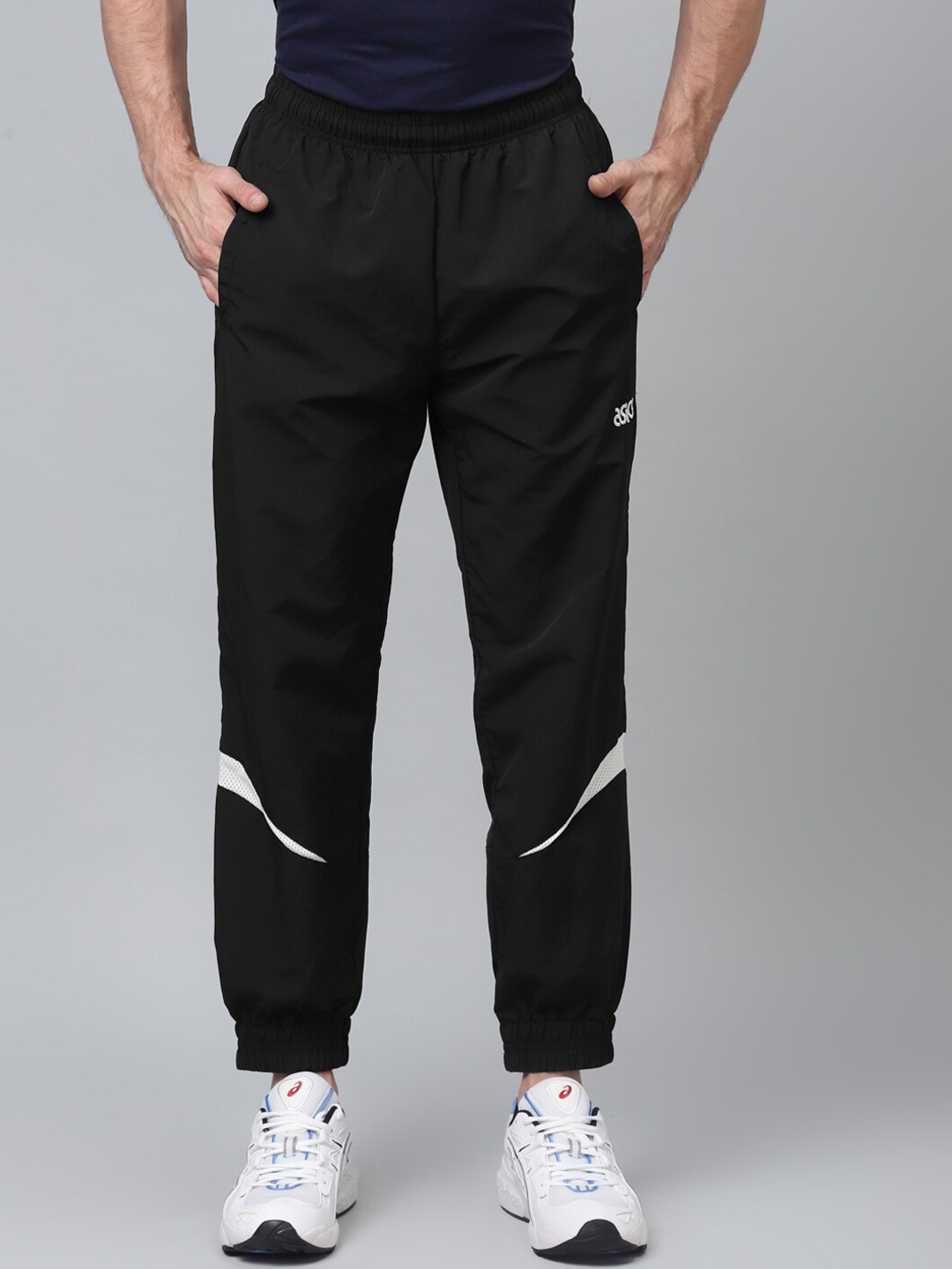 

ASICS Men Black & White Solid Straight-Fit WVN SPORTS MOMENT PNT Walking Joggers