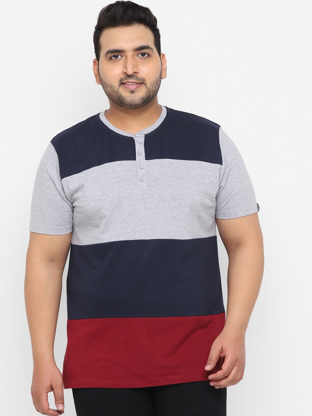 

Urbano Plus Men Navy Blue Colourblocked Henley Neck T-shirt