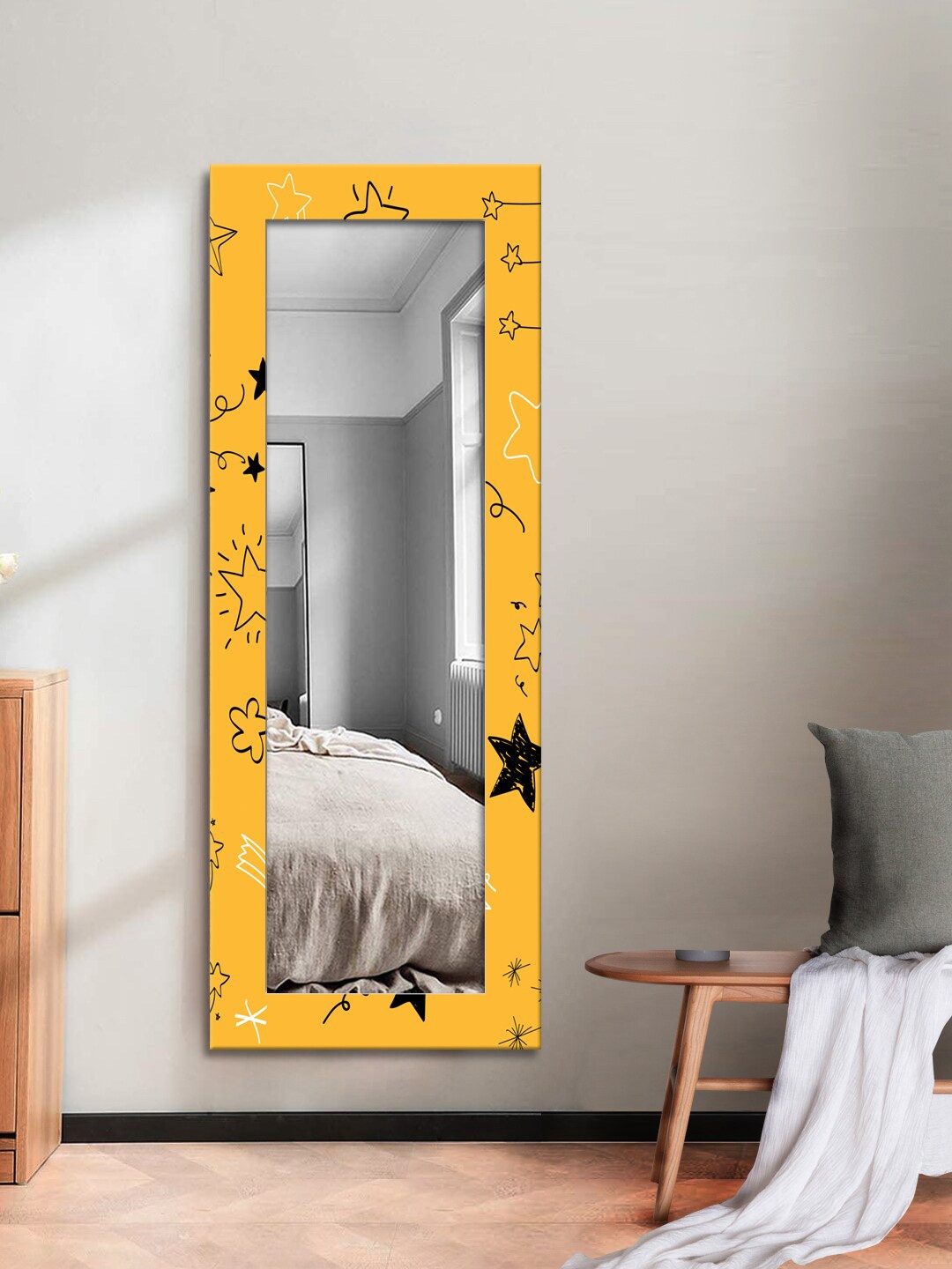 

999Store Yellow & Black Stars Printed Wall Mirror