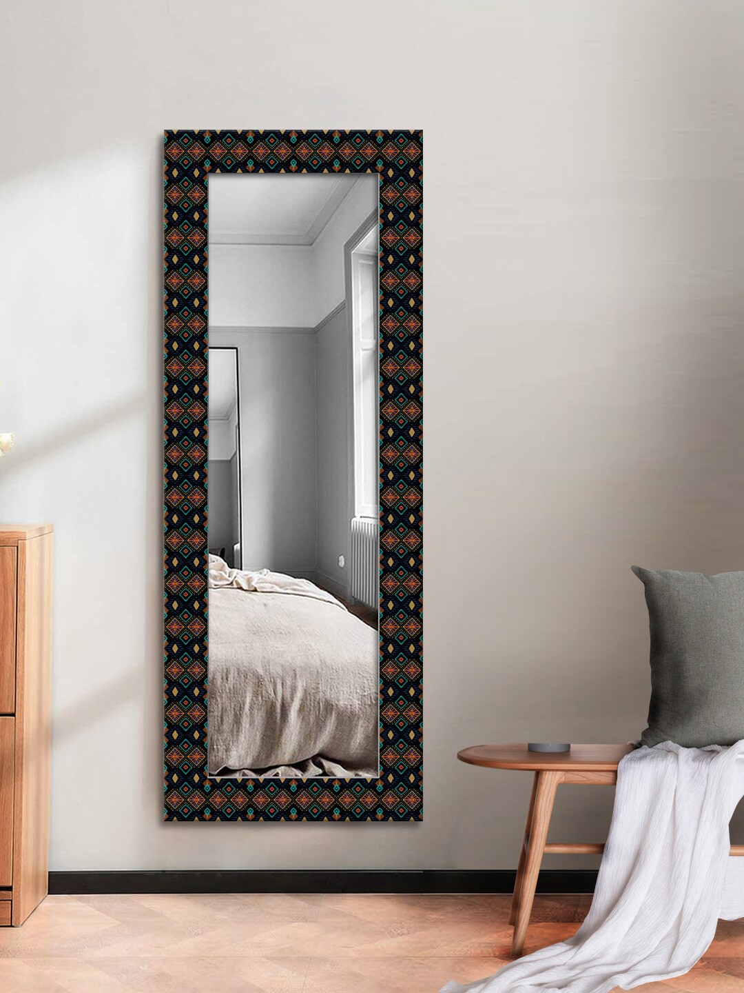

999Store Black & Red Printed Wall Mirror
