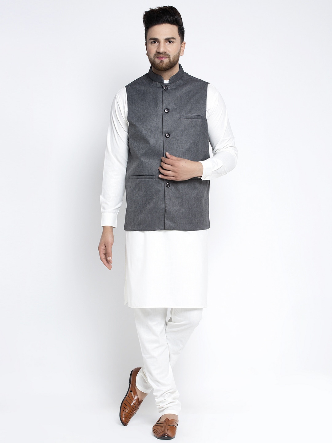 Jompers Men Charcoal Grey & Off-White Solid Kurta with Pyjamas