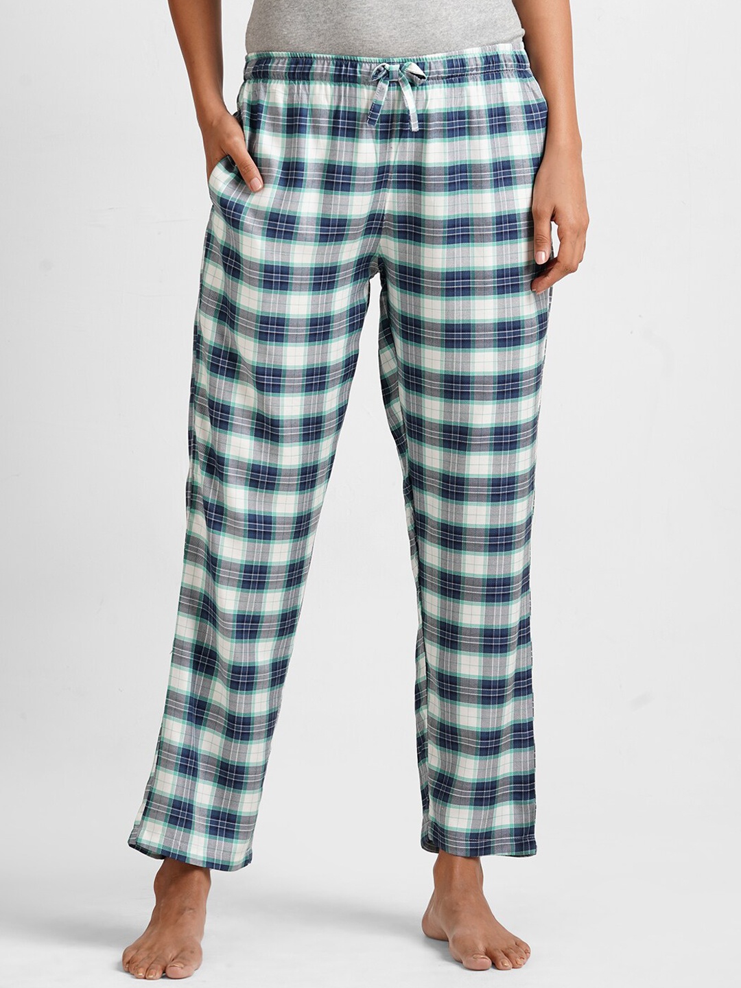 

DRAPE IN VOGUE Women Blue & White Checked Lounge Pants