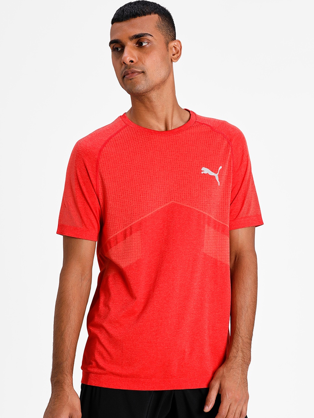 

Puma Men Red Solid Round Neck Cotton Evostripe Seamless dryCELLT-shirt