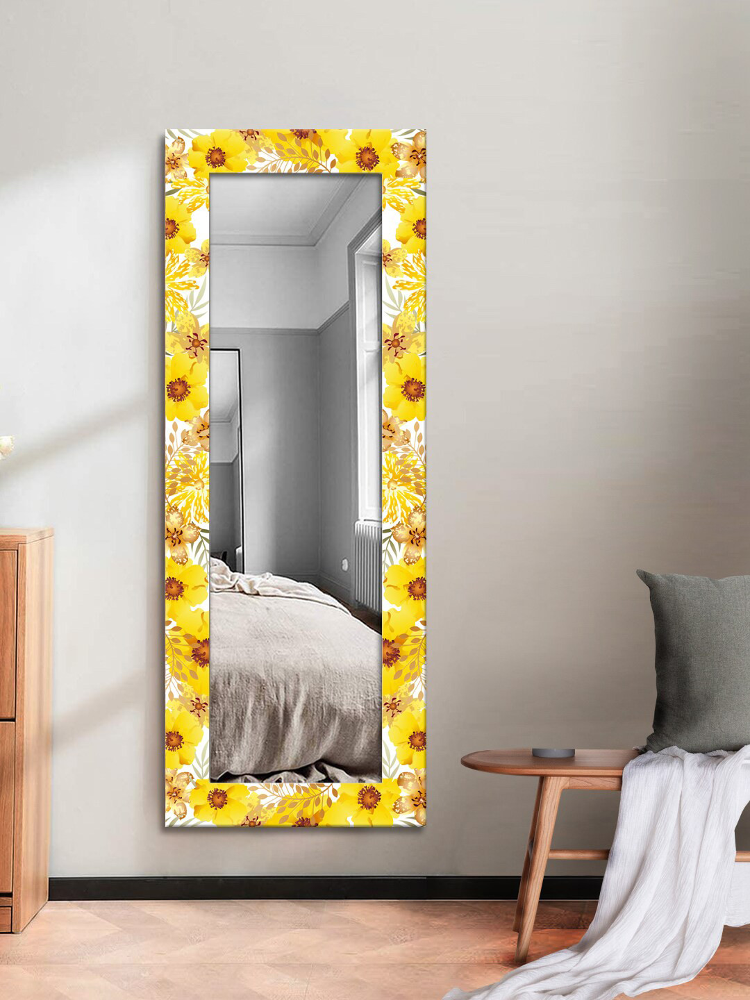 

999Store Unisex Yellow & White Decorative Flower And Tree Wall Mirror