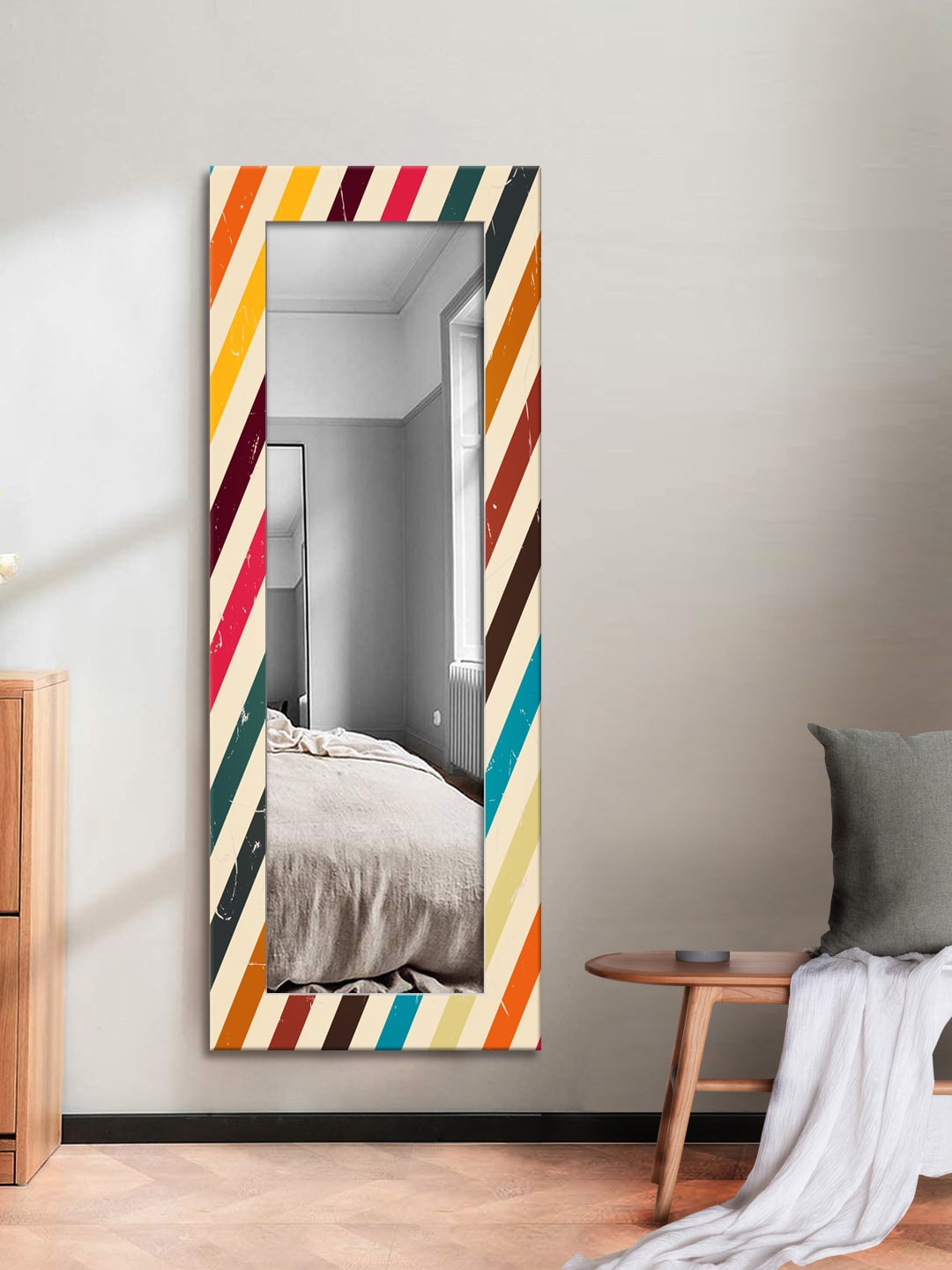 

999Store Pink & Red Printed Wall Mirror