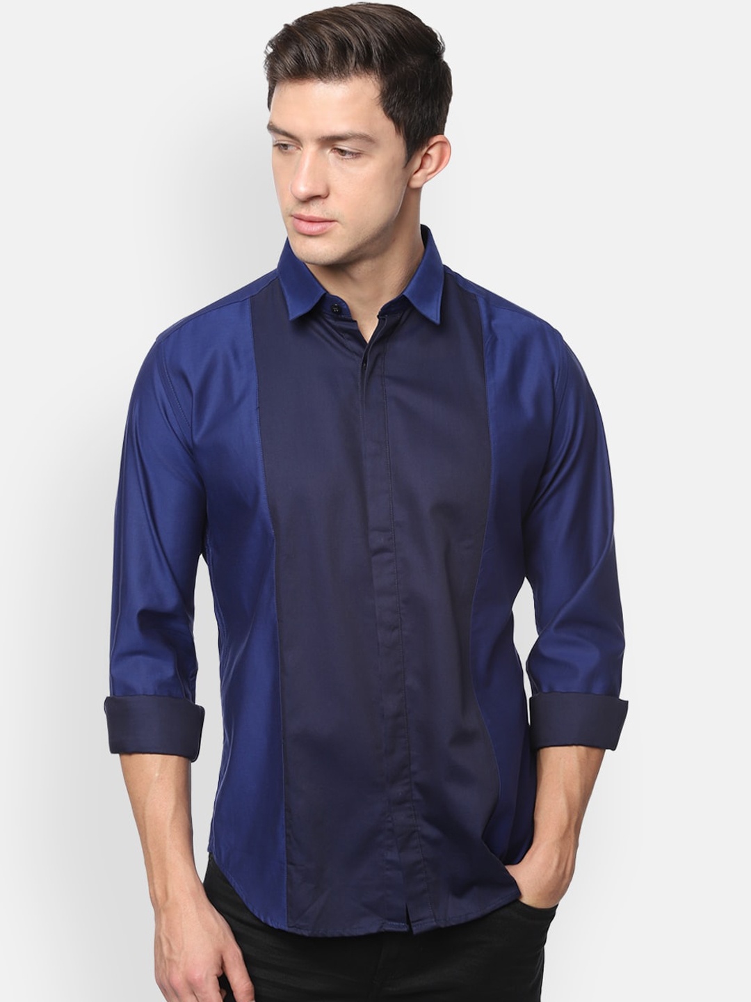 

V Dot Men Navy Blue Slim Fit Solid Casual Shirt