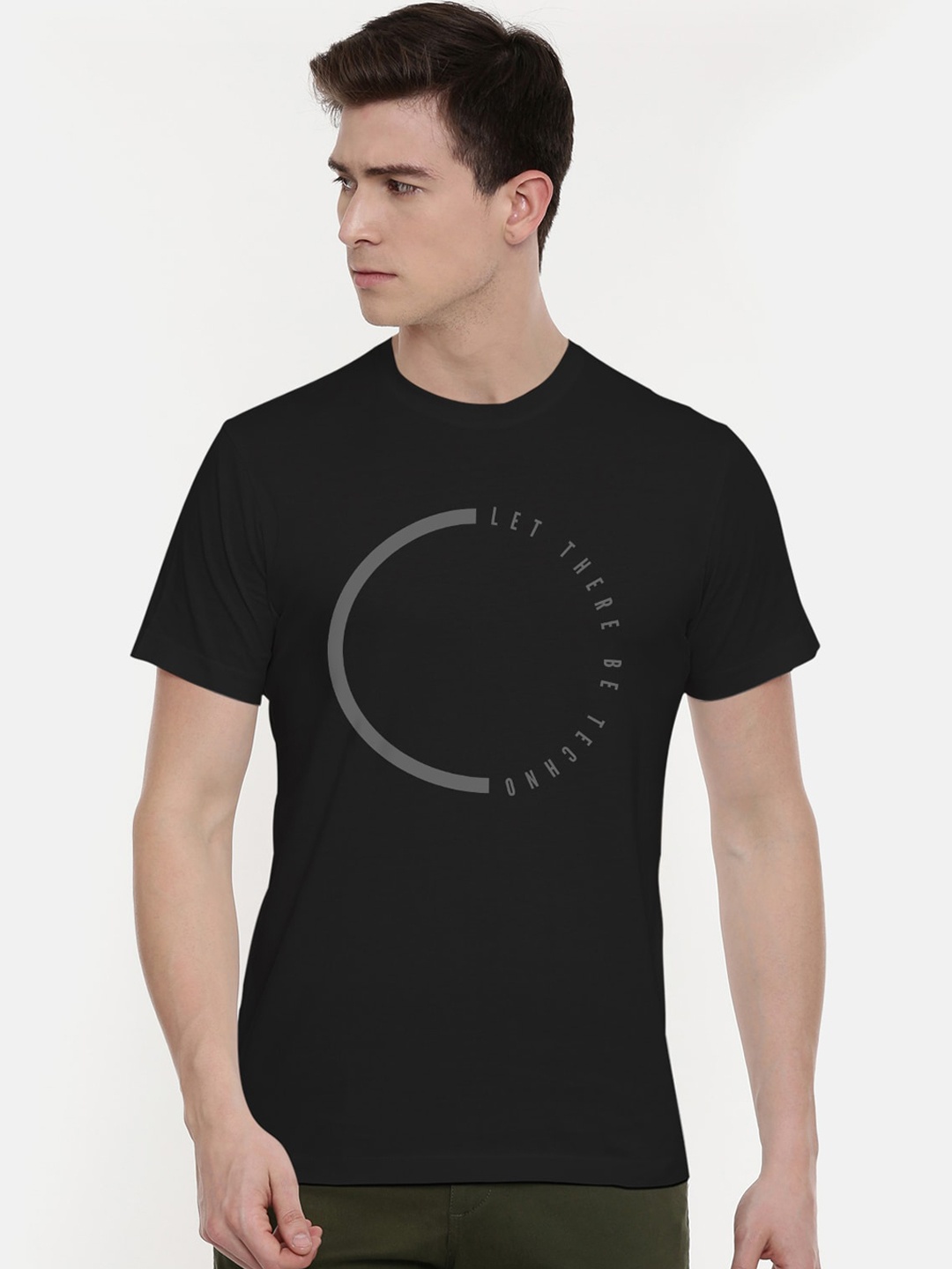 

THREADCURRY Men Black Printed Round Neck T-shirt