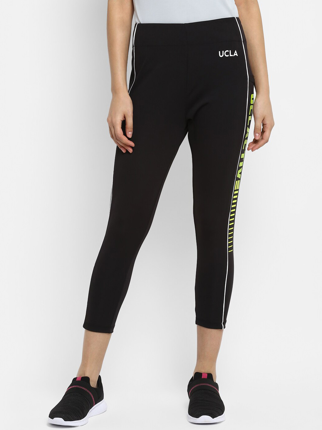 

UCLA Women Black Solid 3/4th Tights With Side Stripes