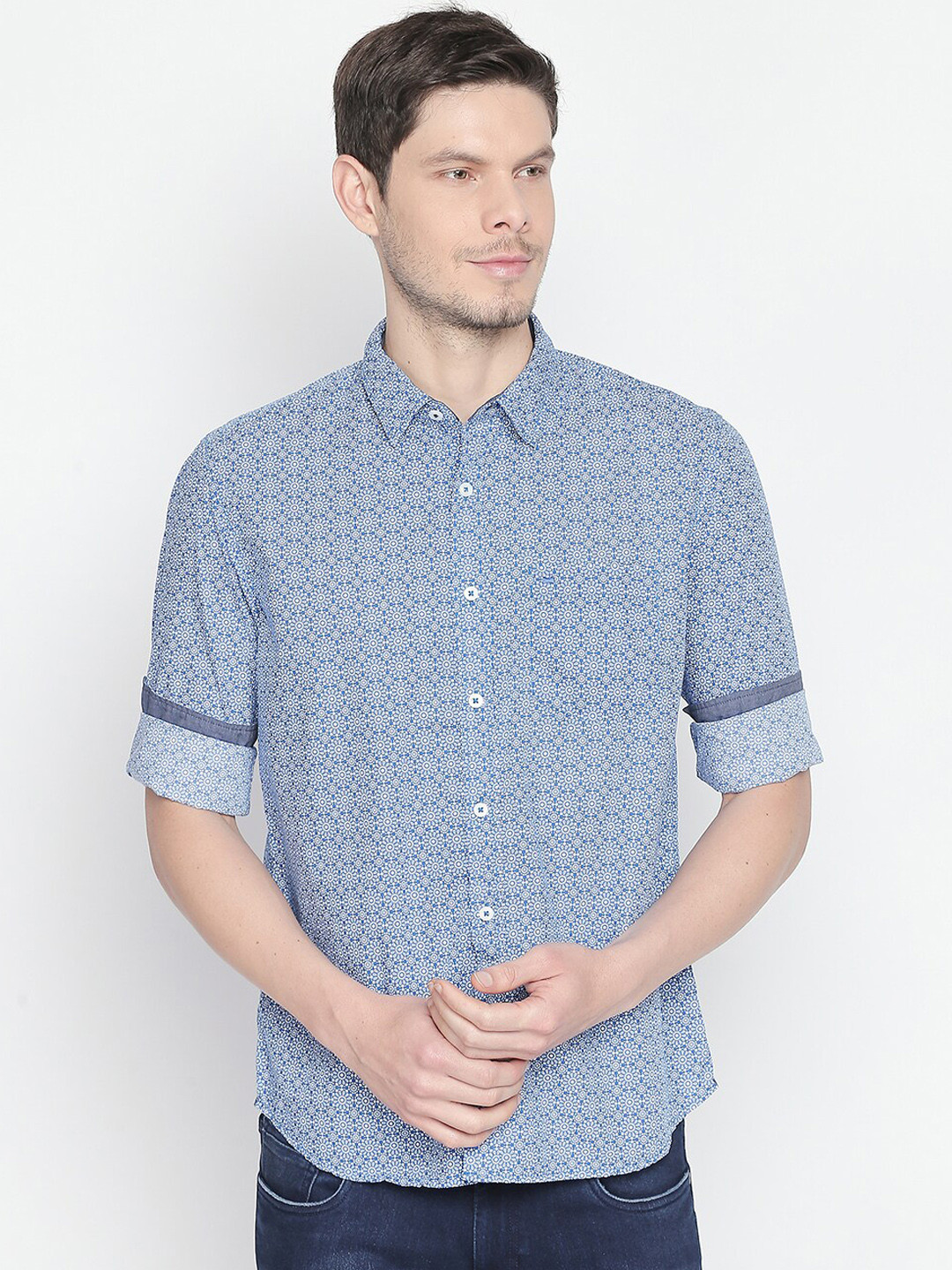 

Basics Men Blue & White Slim Fit Floral Print Casual Shirt