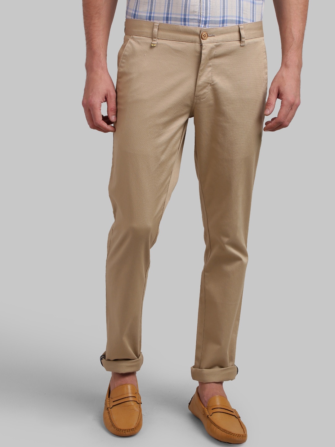 

Parx Men Khaki Solid Tapered Fit Trousers