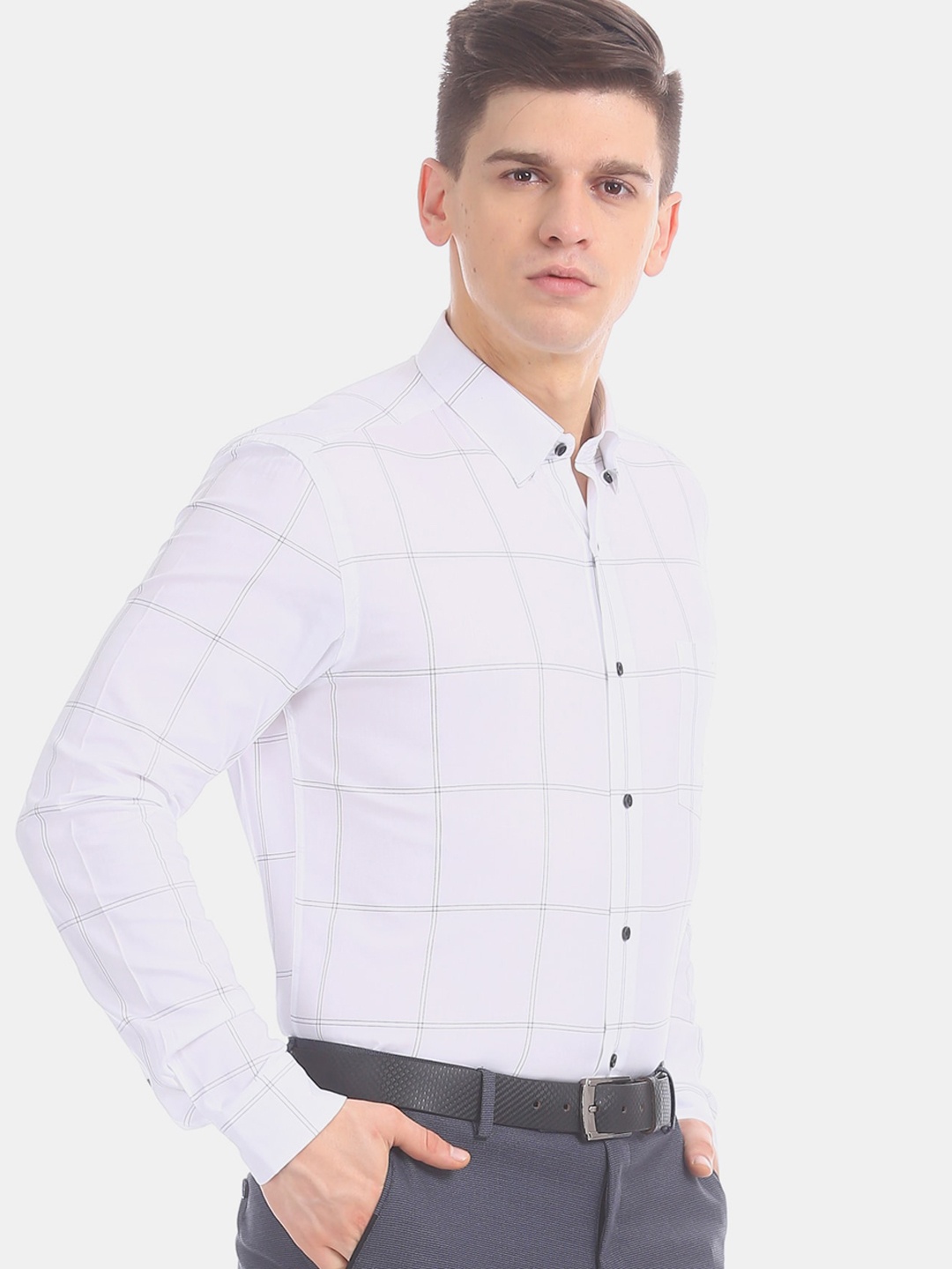 

Arrow Men White & Black Slim Fit Checked Formal Shirt