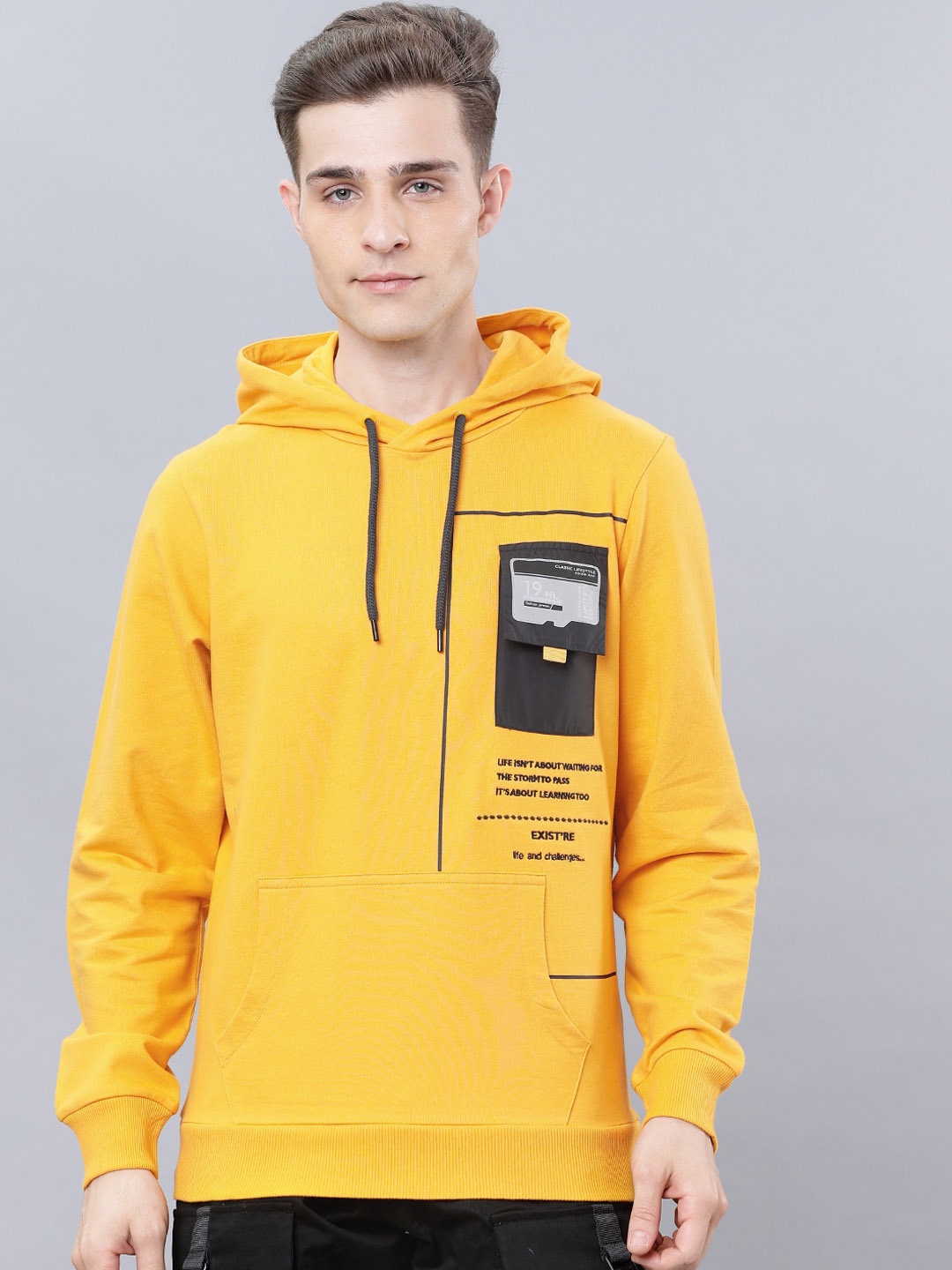 

HIGHLANDER Men Yellow Printed Hooded Sweatshirt