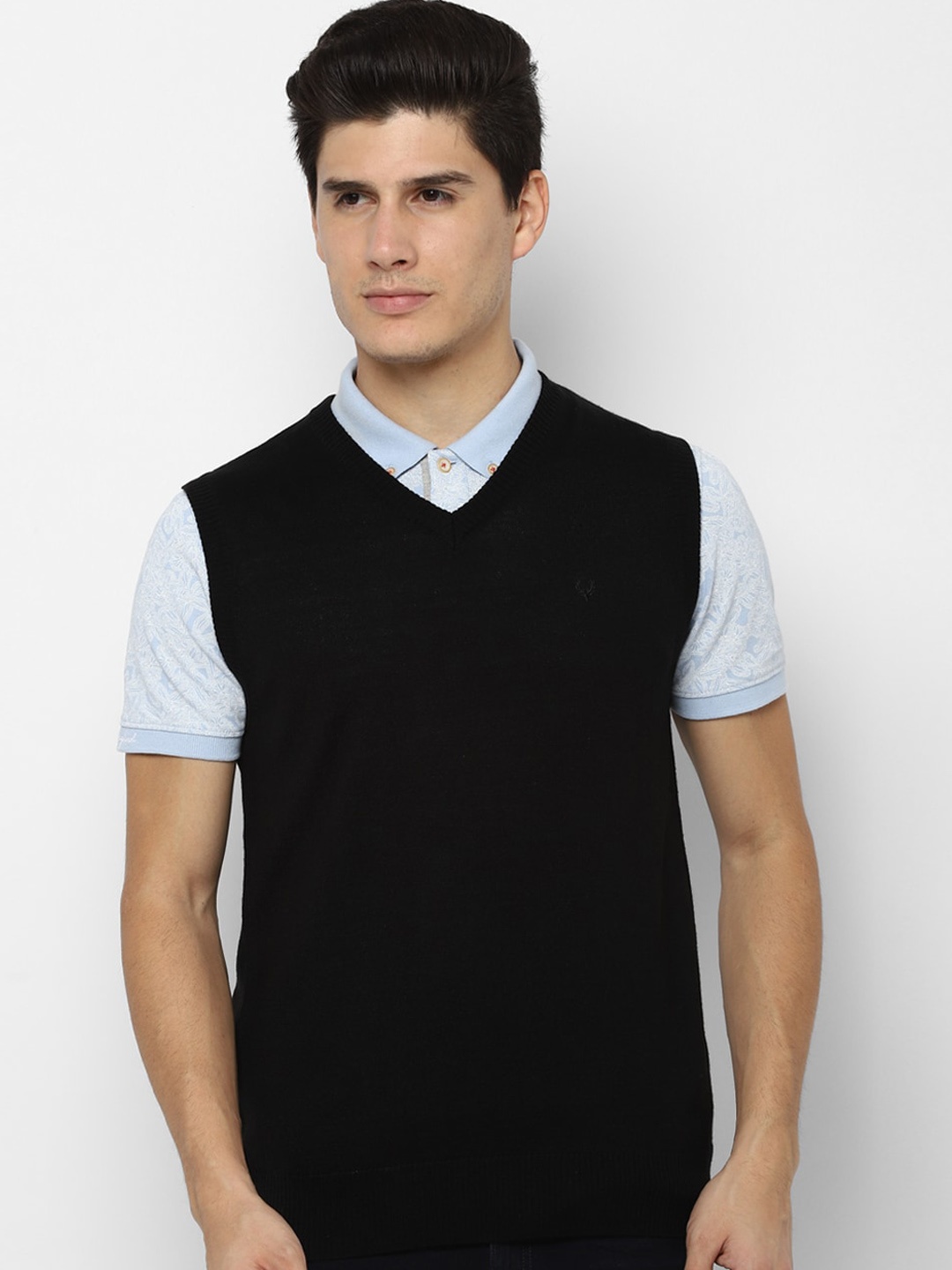

Allen Solly Men Black Solid Knitted Sweater Vest