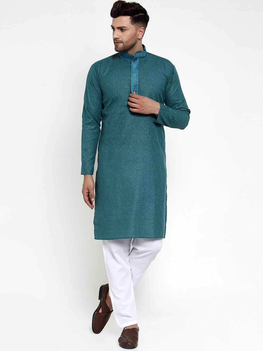 

Jompers Men Teal Self Design Kurta with Pyjamas