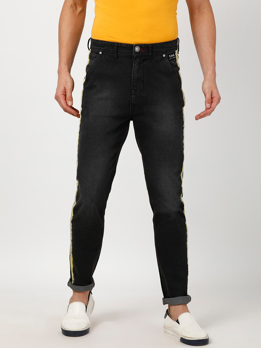 

Llak Jeans Men Black Relaxed Fit Mid-Rise Clean Look Stretchable Jeans