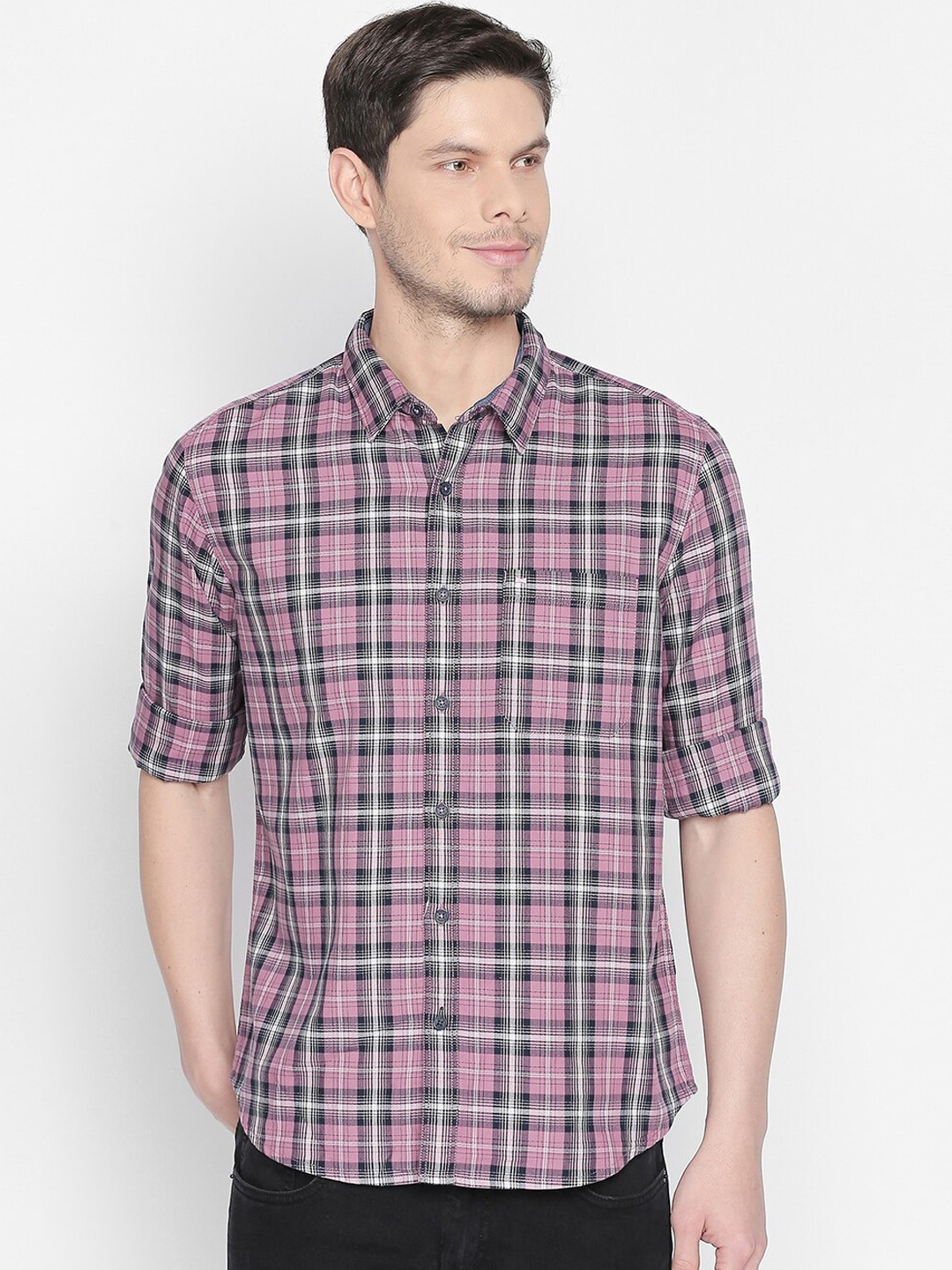 

Basics Men Pink Slim Fit Checked Casual Shirt