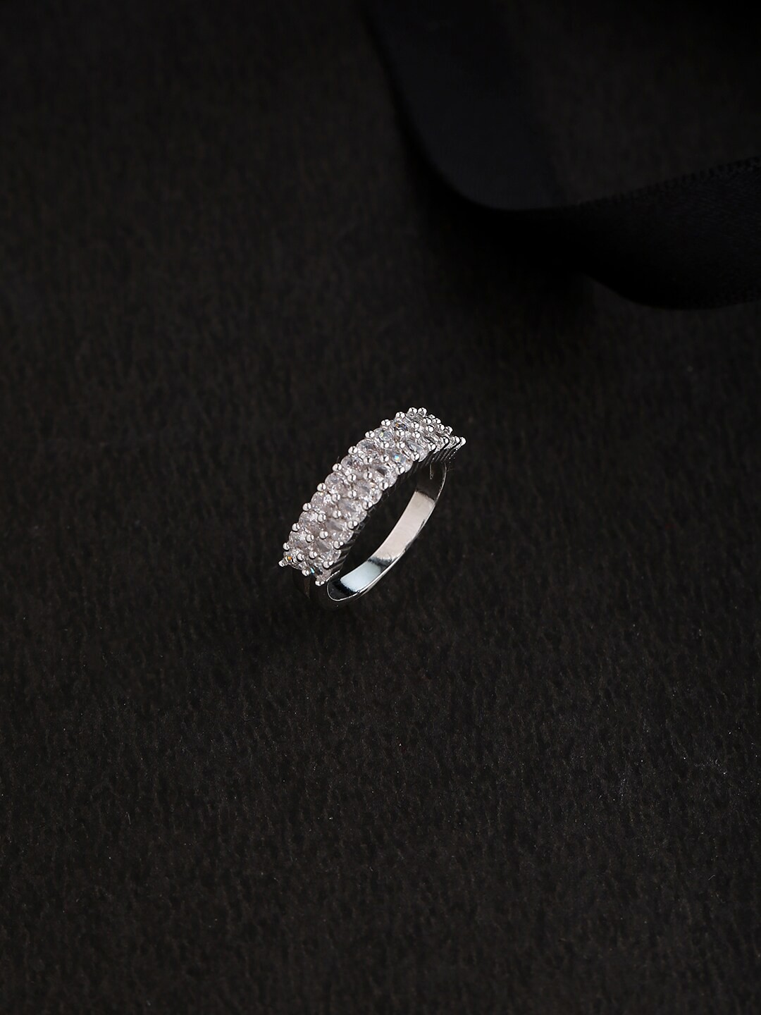 

Voylla Silver-Plated & White Cubic Zirconia Studded Crown Motif Finger Ring