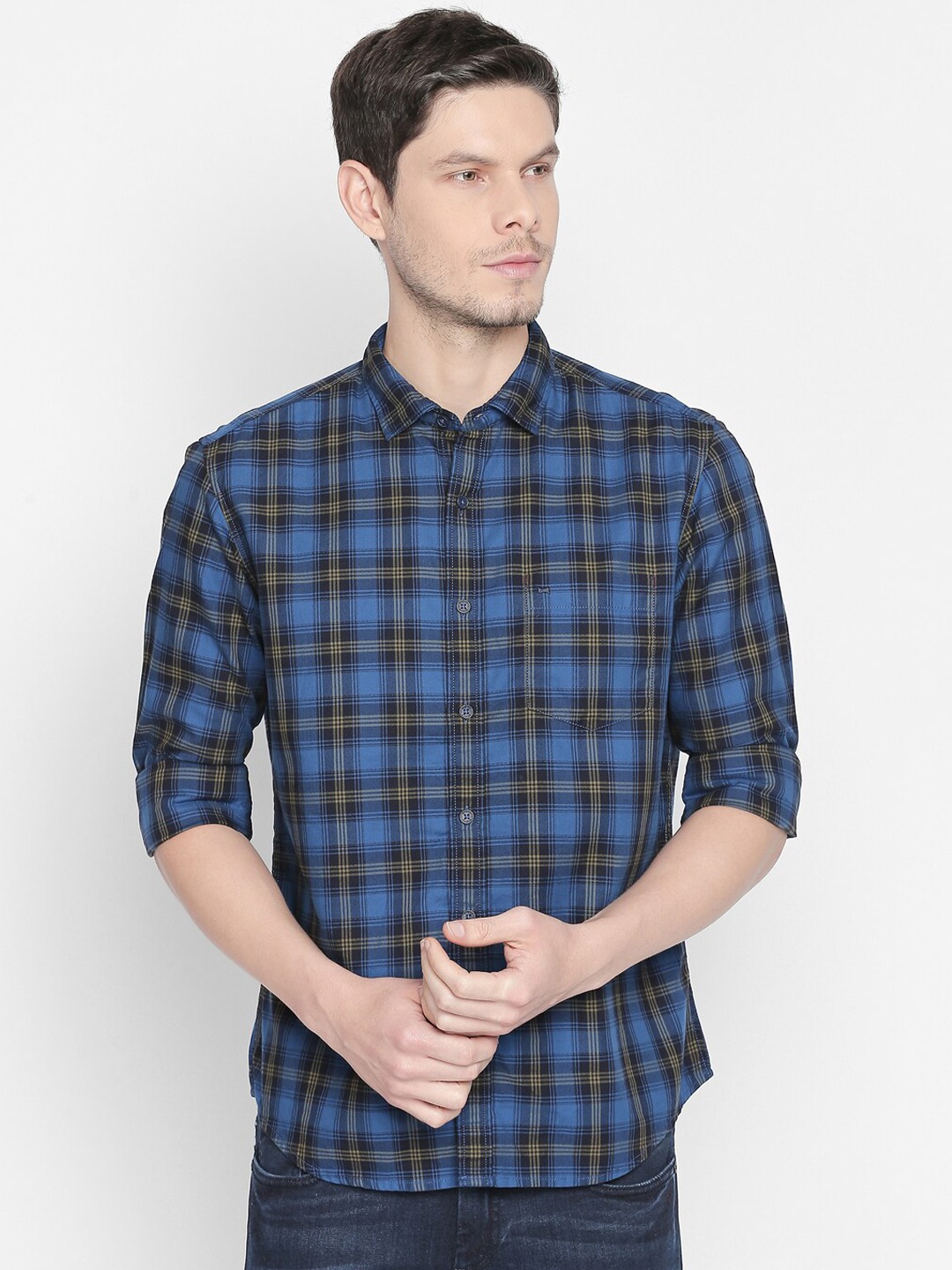 Basics Men Blue Slim Fit Checked Casual Shirt