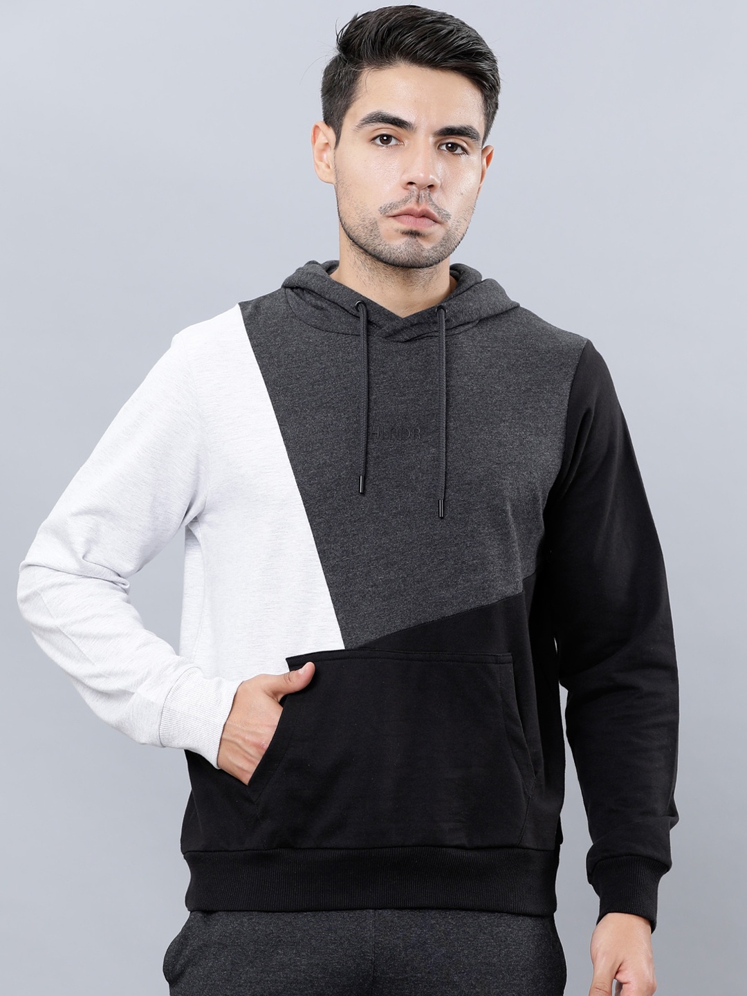 

HIGHLANDER Men Grey & Black Colourblocked Hooded Sweatshirt