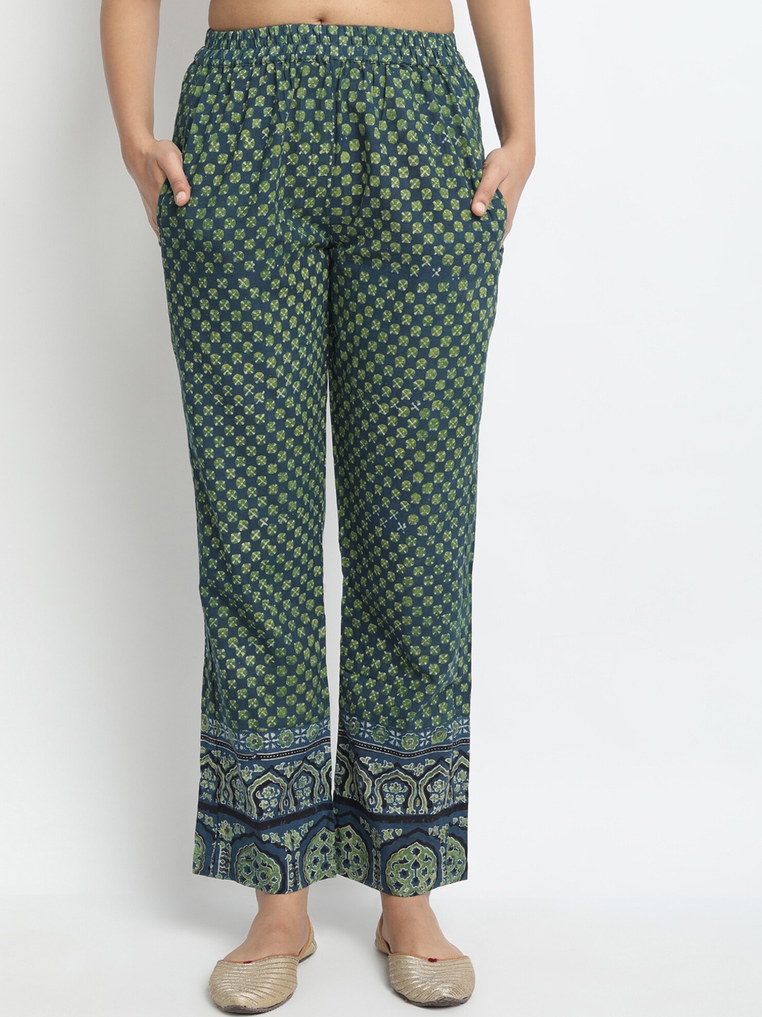 

Molcha Women Green & White Printed Straight Palazzos