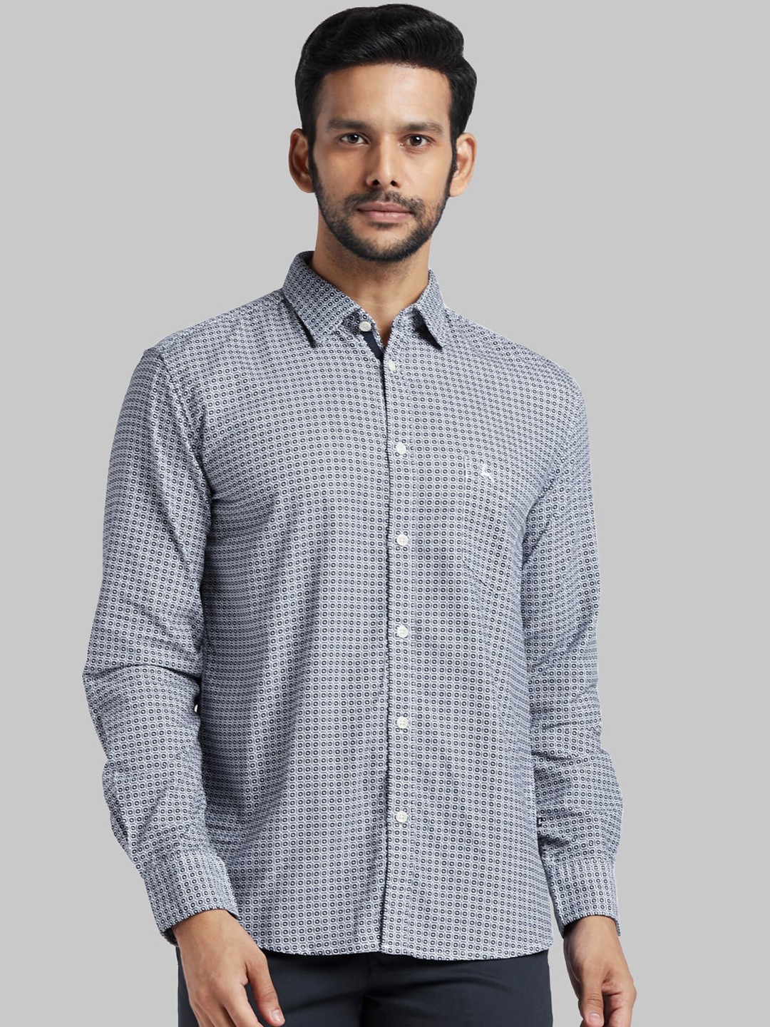 

Parx Men Grey & Black Slim Fit Checked Casual Shirt