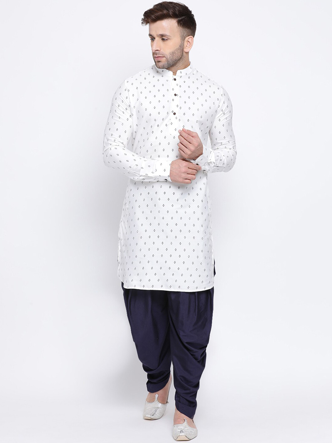 

NAMASKAR Men White & Navy Blue Cotton Blend Printed Kurta with Churidar