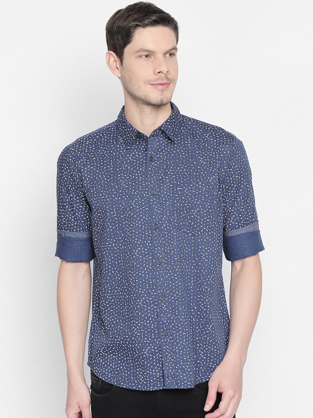 Basics Men Navy Blue & Off-White Slim Fit Printed Casual Shirt