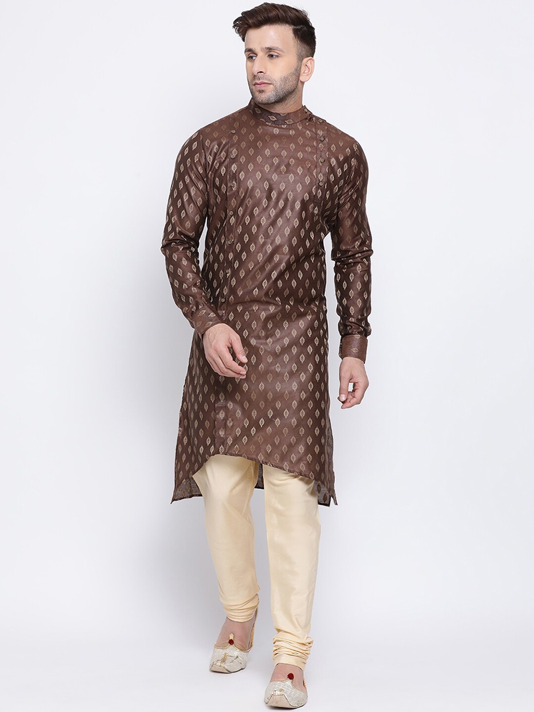 

NAMASKAR Men Brown & Gold-Toned Self Design Kurta with Churidar
