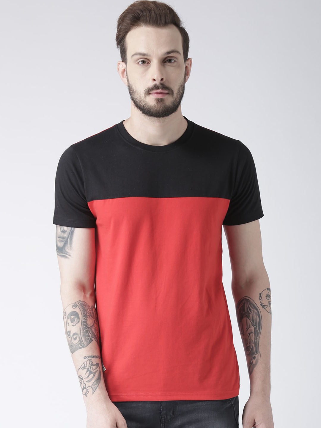 

GRIFFEL Men Red Colourblocked Round Neck T-shirt