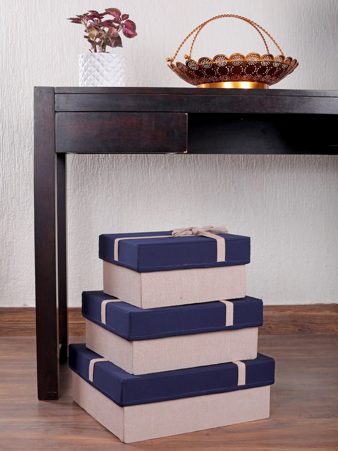 

My Gift Booth Set Of 3 Peach & Navy Blue Solid Storage Boxes With Lid