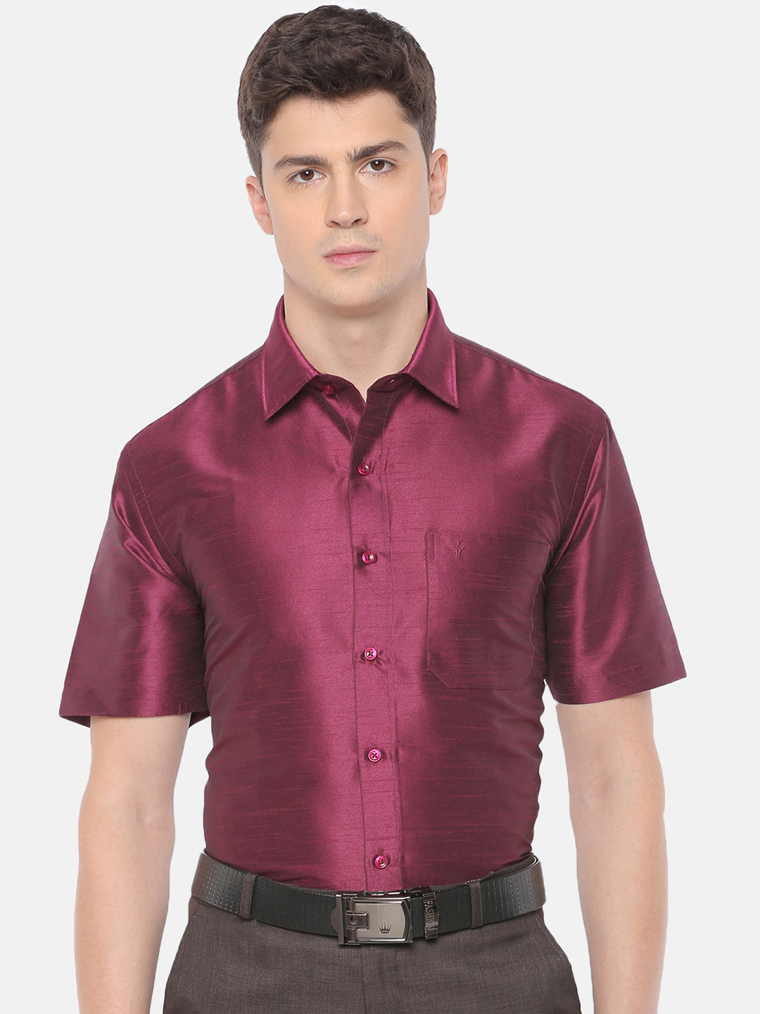 

Ramraj Men Purple Regular Fit Solid Formal Shirt