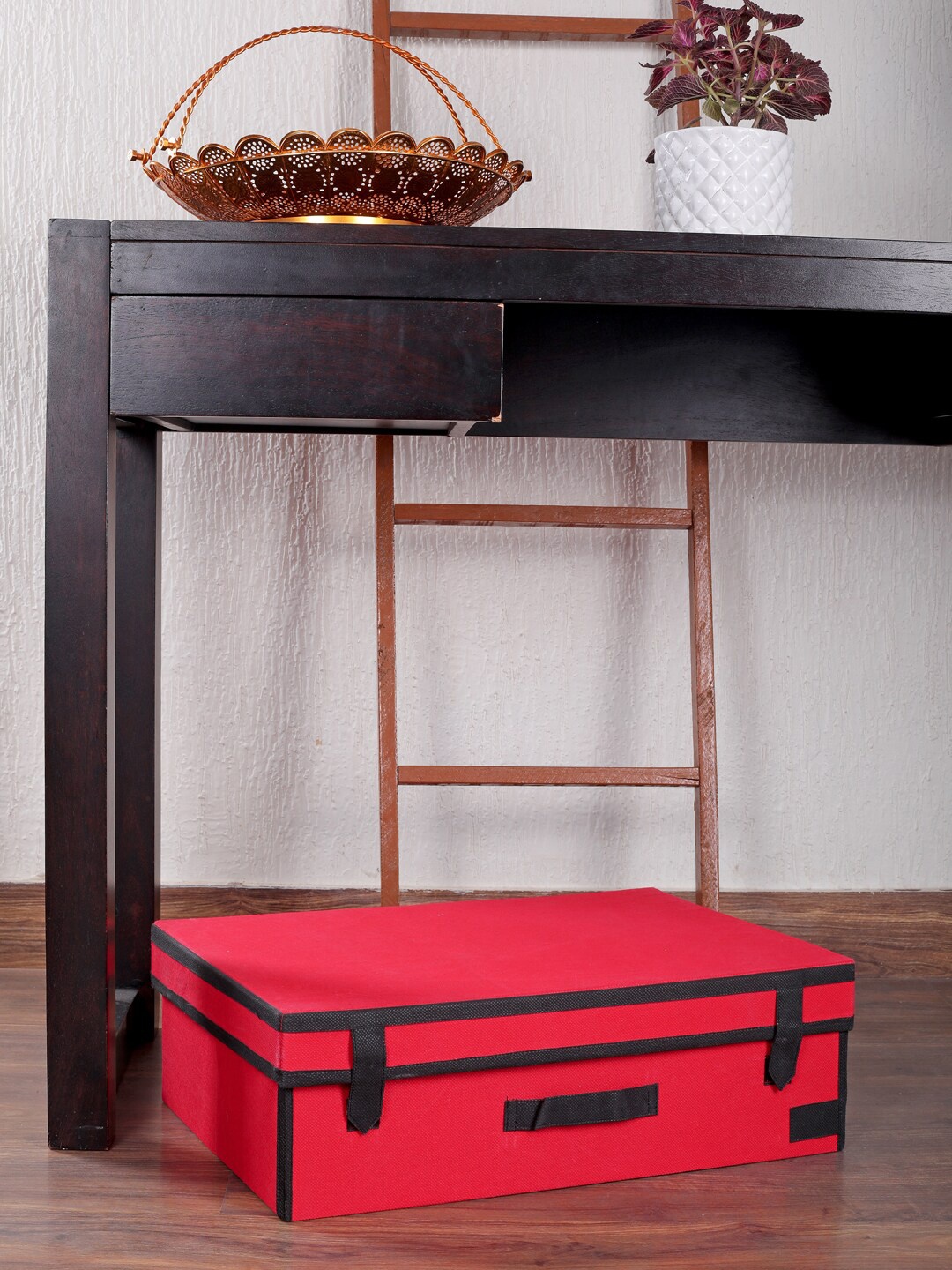 

My Gift Booth Red & Black Solid Sustainable Storage Box