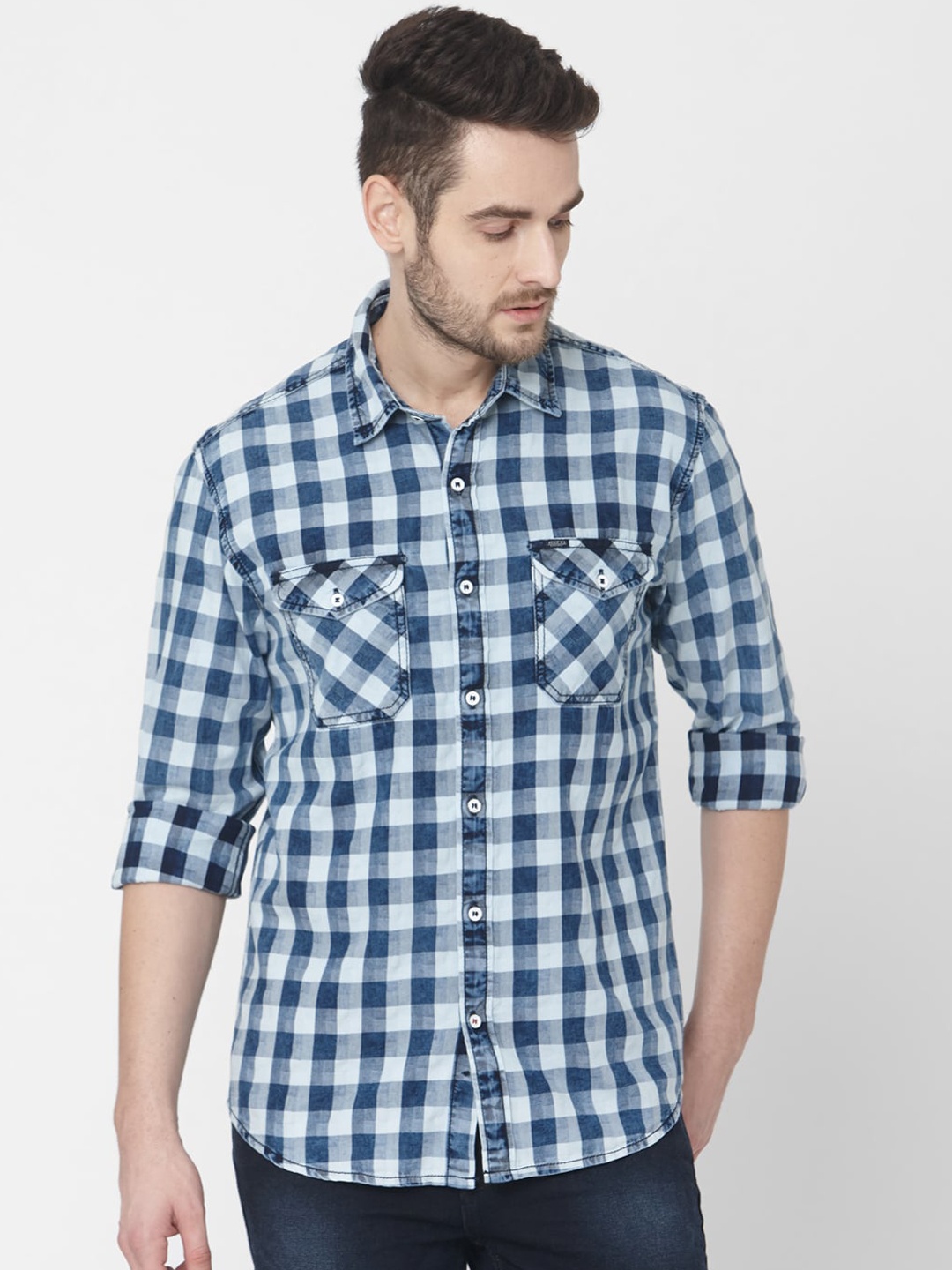 

Mufti Men White & Navy Blue Slim Fit Checked Casual Shirt