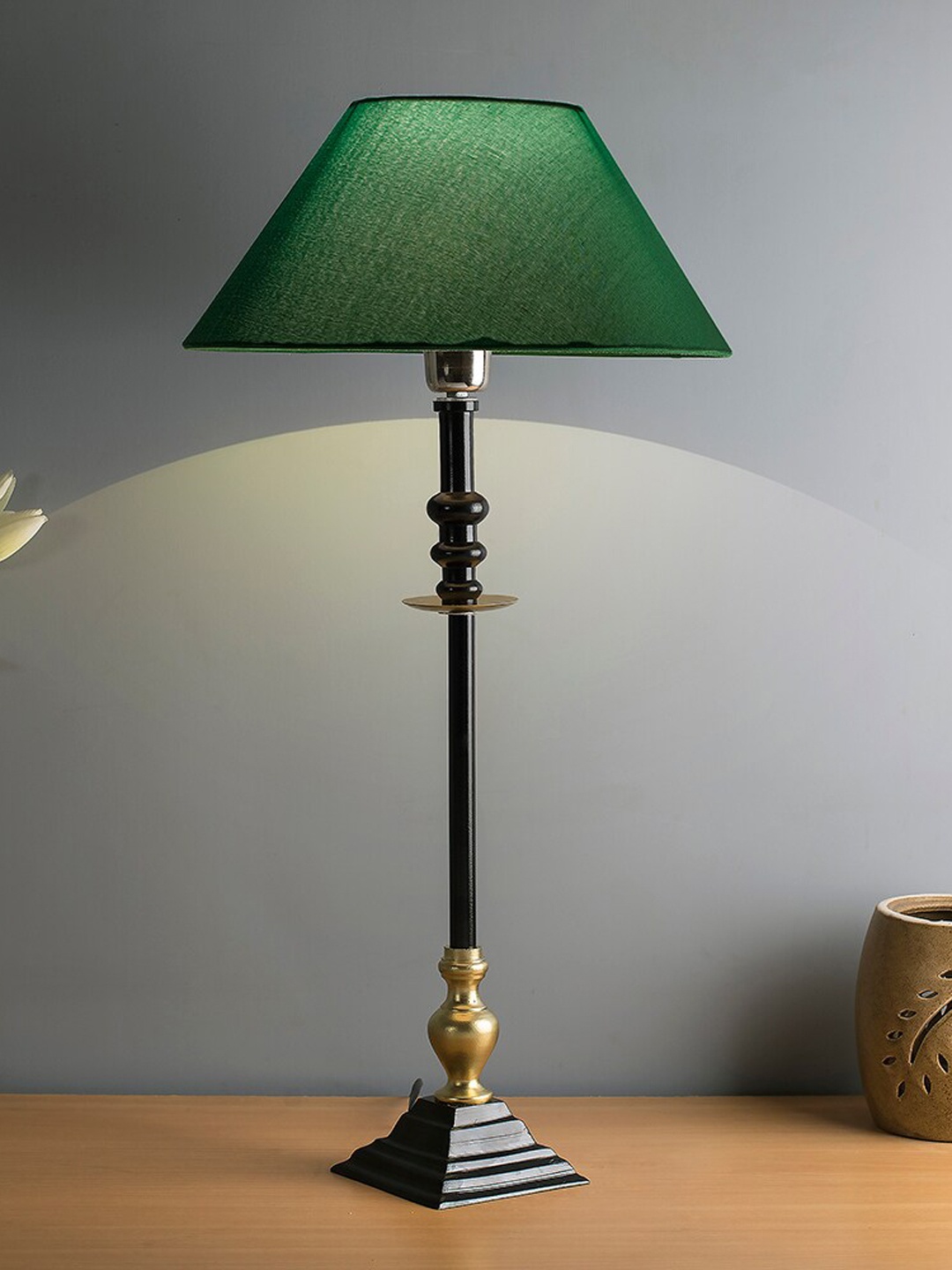 

Homesake Black & Green Solid Classic Riveria Table Lamp